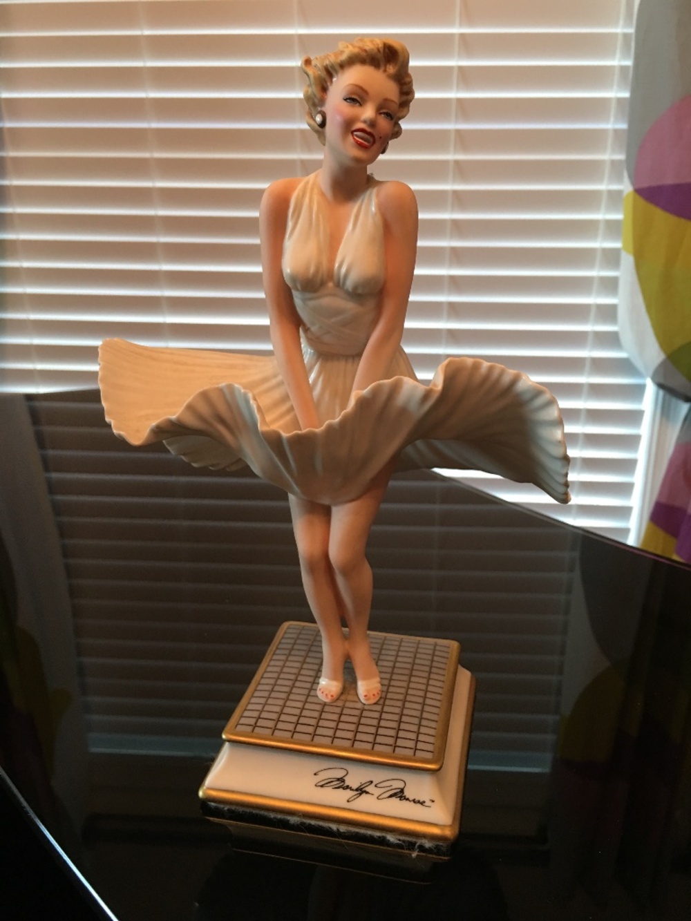 Marilyn Monroe Limited Edition Hand Painted Porcelain Statue #A2099